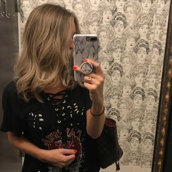 GRAPHIC TEE❤️ - Picture 3 of 4